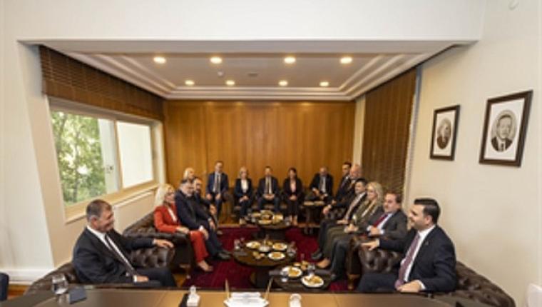 Başkan Tugay: İzmir'imizin otuz ilçesine en iyi hizmeti sağlayacağız
