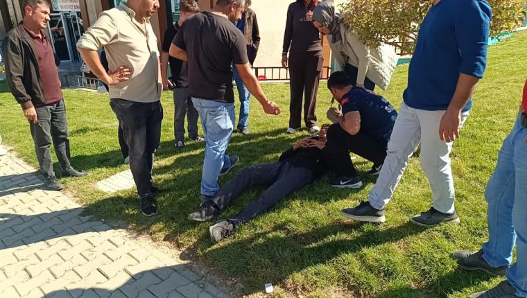 Otomobilin çarptığı motosikletin sürücüsü ağır yaralandı