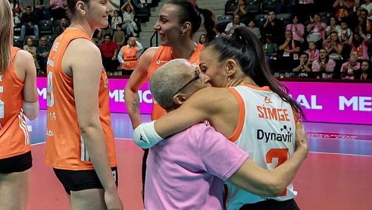 Pembe Tribünden Tüm Kadınlara: Kendine Zaman Ayır, Sağlığını İhmal Etme