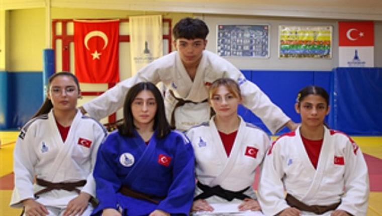 Genç judocuların hedefi olimpiyat madalyası