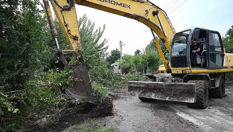 Kemer'de dere temizliği çalışmaları sürüyor