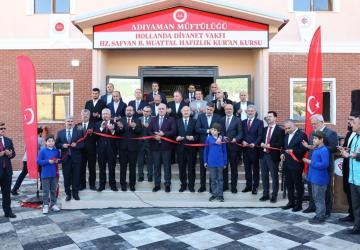 Adıyaman’da hafızlık Kur’an kursu ve cami dualarla hizmete açıldı​‌