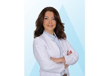 Spordan, sosyal ortamdan hatta gülmekten bile alıkoyuyor!