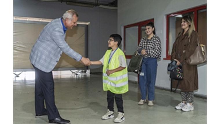 Metro sevgisi boyundan büyük