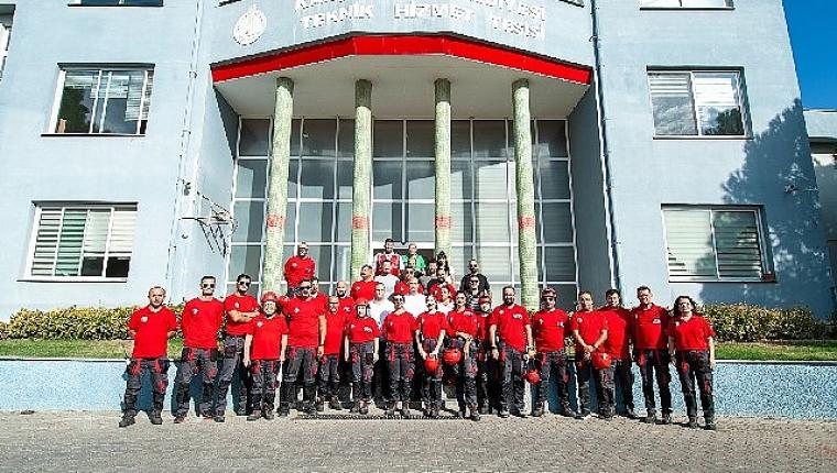 Karşıyaka Belediyesi personeline deprem tahliye tatbikatı