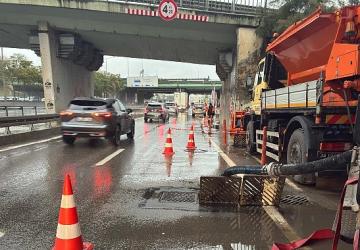 İstanbul'da Sağanak ve Fırtına Etkisini Sürdürüyor