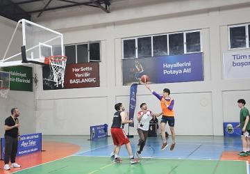 Sokak Basketbolunda Şampiyonlar Kupalarını Aldı