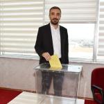 ADIYAMAN (PERRE) - (Berfin GÜRBÜZ) - Adıyaman Ticaret ve Sanayi Odası'nda (ATSO) organ seçimlerinin ardından gerçekleştirilen Yönetim Kurulu Başkanlığı seçiminde mevcut Başkan Mehmet Torunoğlu yeniden başkan seçilerek gü...