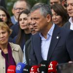 ANKARA (PERRE) - (Şeriban ÖZÇAKMAK) - YENİ Parti Genel Başkanı Özgür Özel, 10 Ekim Ankara Gar Katliamı Davası'nın duruşmasını takip etmek üzere geldiği Ankara Adliyesi'nde gazetecilerin sorularını yanıtladı.