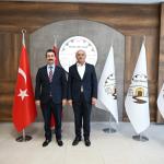 MALATYA (PERRE) - Malatya Büyükşehir Belediye Başkanı Sami Er, Hekimhan ilçesindeki temasları kapsamında AK Parti Hekimhan İlçe Başkanı Salim Akyüz'ü ziyaret etti.