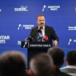 ANKARA (PERRE) - (Berfin GÜRBÜZ) - Anahtar Parti Genel Başkanı Yavuz Ağıralioğlu, partisinin genel merkezinde düzenlediği basın toplantısında gündeme ilişkin değerlendirmelerde bulundu.