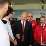 ADIYAMAN (PERRE) - (Şeriban ÖZÇAKMAK) - TEKNOFEST 2026 kapsamında Adıyaman Üniversitesi Stadyumu'nda düzenlenen İleri Otonom Sistemler Tasarım ve Operasyon Yarışması, final gününde gençlerin geliştirdiği teknoloji projel...