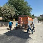 ADIYAMAN (PERRE) - (Şeriban ÖZÇAKMAK) - Adıyaman Belediyesi Fen İşleri Müdürlüğü ekipleri, kent genelinde asfalt serimi, yol bakım ve onarımı, yama, kaldırım ve parke çalışmalarını eş zamanlı olarak sürdürüyor.