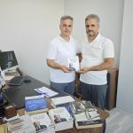 ADIYAMAN (PERRE) - (Şeriban ÖZÇAKMAK) - Adalı Hiniç Derneği yönetimi, yazar Mehmet Orman, iş insanı Selahattin Mamiraş ve gazeteci Mustafa Kamış, Kahta'da bulunan Sabri Orman İlkokulu'na ziyarette bulundu.
