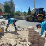 ADIYAMAN (PERRE) - (Şeriban ÖZÇAKMAK) - Adıyaman Belediyesi Fen İşleri Müdürlüğü ekipleri, kent genelinde asfalt serimi, yol bakım ve onarımı, yama, kaldırım ve parke çalışmalarını eş zamanlı olarak sürdürüyor.