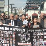 ADIYAMAN (PERRE) - (Murat KAYIŞ) - Adıyaman Emek ve Demokrasi Platformu, 10 Ekim Ankara Garı Katliamı'nın 11'inci yılında yaptığı açıklamada, yaşamını yitirenleri anarak kalıcı barış, demokrasi ve adalet taleplerini yine...