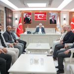ADIYAMAN (PERRE) - (Şeriban ÖZÇAKMAK) - Kahta Gazeteciler ve Yazarlar Cemiyeti Başkanı Mustafa İşeri ve yönetim kurulu üyeleri, kitap fuarı, Kerge Festivali ve sosyal tesis projeleriyle ilçenin kültürel, sosyal ve eğitim...