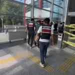 ADIYAMAN (PERRE) - Adıyaman'da, jandarma tarafından DEAŞ üyesi olduğu tespit edilen ve gözaltına alınan 6 şüpheliden 5'i tutuklanarak cezaevine gönderildi.