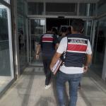 ADIYAMAN (PERRE) - Adıyaman'da, jandarma tarafından DEAŞ üyesi olduğu tespit edilen ve gözaltına alınan 6 şüpheliden 5'i tutuklanarak cezaevine gönderildi.