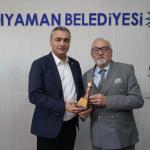 ADIYAMAN (PERRE) - (Berfin GÜRBÜZ) - CHP Parti Sözcüsü ve Yerel Yönetimlerden Sorumlu Genel Başkan Yardımcısı Müslim Sarı, Adıyaman'daki temaslarının ardından tütün, nar ve fıstık üreticilerinin sorunlarına dikkat çekti.