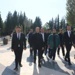 ADIYAMAN (PERRE) - (Berfin GÜRBÜZ) - Fırat Kalkanı Harekat Bölgesi'nde 10 Ekim 2021'de terör saldırısı sonucu şehit olan Özel Harekat Polisi Fatih Doğan, şehadetinin yıl dönümünde Adıyaman Şehitliği'nde mezarı başında dü...