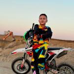 ADIYAMAN (PERRE) - (Emrah PARLAR) - Kahta'da motocross sporuna ilgi duyan minik sporcu Rüzgar, Türkiye Motosiklet Federasyonu ferdi lisansıyla çalışmalarını sürdürüyor.