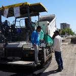 ADIYAMAN (PERRE) - Şeriban ÖZÇAKMAK - Adıyaman Belediyesi, kent trafiğinin önemli ulaşım güzergâhlarından biri olan 3'üncü Çevre Yolu'nda asfalt serim çalışmalarını sürdürüyor.