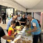 ADIYAMAN (PERRE) - (Berfin GÜRBÜZ) - Adıyaman Belediyesi, Mevlid Kandili dolayısıyla kent genelindeki camilerde vatandaşlara kandil simidi ve limonata ikram etti.