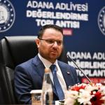 ADANA (PERRE) - (Berfin GÜRBÜZ) - Adalet Bakanı Akın Gürlek, "Türkiye Yüzyılı Buluşmaları" kapsamında ziyaret ettiği Adana'da, 2028 seçimlerine ilişkin açıklamalarda bulundu.