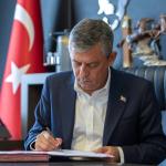 ANKARA (PERRE) - (Berfin GÜRBÜZ) - CHP'li 91 milletvekilinin bugün partilerinden istifa ederek YENİ Parti'nin Kurucular Kurulu'nda yer aldığı bildirildi.