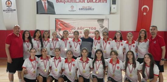 Denizli’de Zafer Kupası Heyecanı: 300 Genç Sporcu Parkede Buluştu