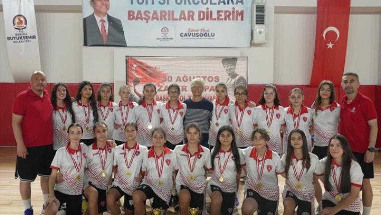 Denizli’de Zafer Kupası Heyecanı: 300 Genç Sporcu Parkede Buluştu