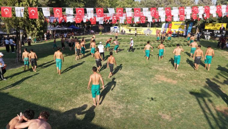 Karakucak Güreşleri 26 Yıl Sonra Yeniden Düzenlendi