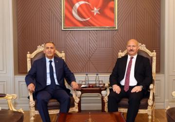 Eski Vali Mahmut Çuhadar’dan Adıyaman Valisi Abdullah Küçük’e ziyaret