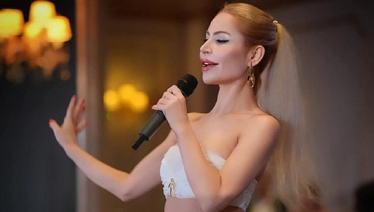 Yılın Sosyal Sorumluluk Projelerine destek veren sanatçısı Gül Gökçe Korkmaz