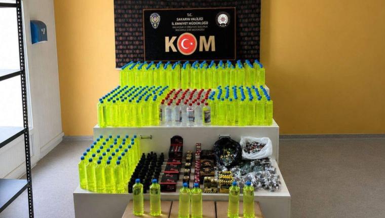 Sakarya'da 2 ton kaçak alkol üretim malzemesi ele geçirildi