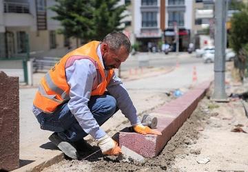 Keçiören'de Kaldırımlar Yenileniyor