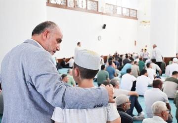 Canik'te Camiye Gelen Hediyeyi Alıyor: Başvuru Süresi Uzatıldı!