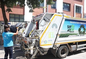 Osmangazi'de Çöp Evden 2,5 Ton Geri Dönüşüm Atığı Çıkarıldı