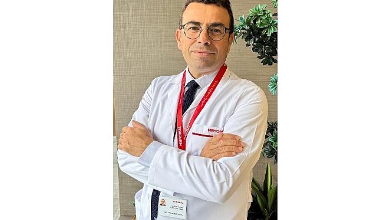 Bacaklardaki Belirgin Mavi Damar Görünümüne Dikkat!
