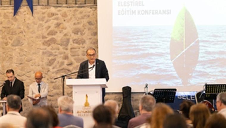 İzmir'deki uluslararası eleştirel eğitim zirvesi başladı