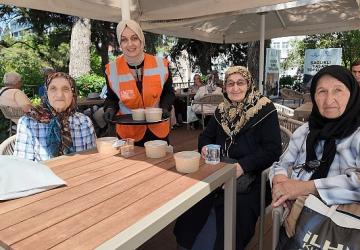 Aşure bereketi Saygınlar Kulübü'ne taşındı