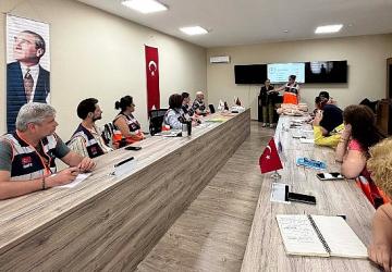 Maltepe Belediyesi'nden gönüllülere afet eğitimi