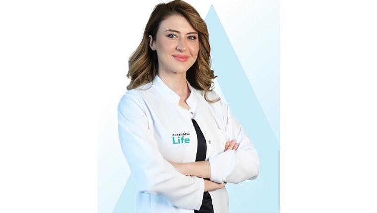 Aynada Gördüğünüz Kırışıklıkların Gerçek Nedeni Yaşlılık Değil!
