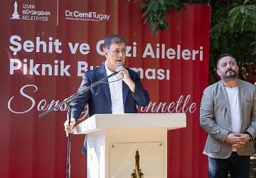 Başkan Tugay, şehit aileleri ve gazilerle buluştu "Ne yaparsak yapalım hakkınız ödenmez"