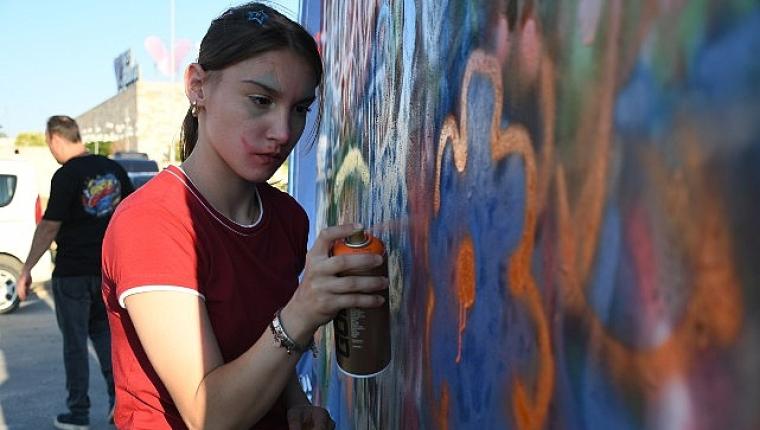 Binlerce genç Gençlik ve Graffiti Festivali'nde buluştu