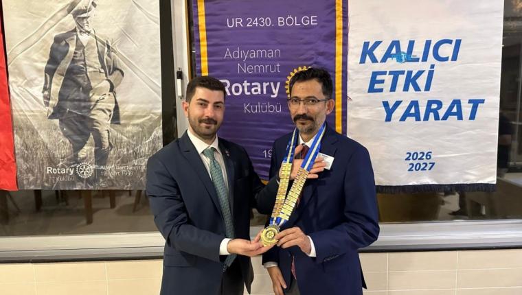 Nemrut Rotary Kulübü'nde başkanlık görevi Emrah Candar'a devredildi
