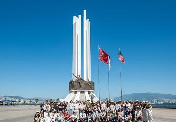 Geleceğin mimarları Karşıyaka'nın tarihi mirasını keşfetti
