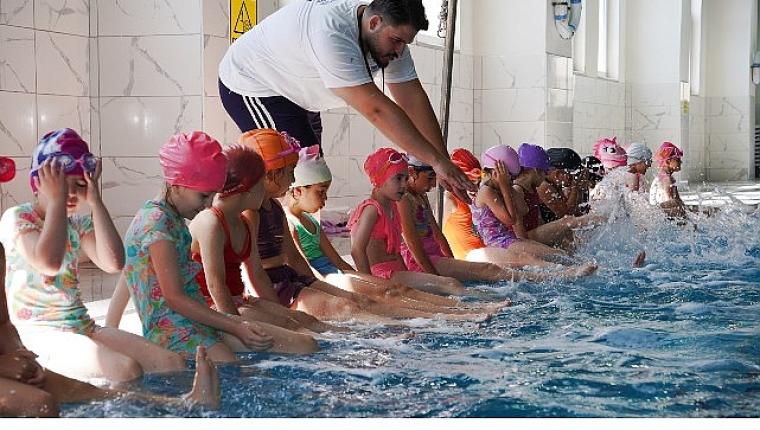 İznik Belediyesi Yaz Yüzme Kursları 506 Öğrenciyle Başladı