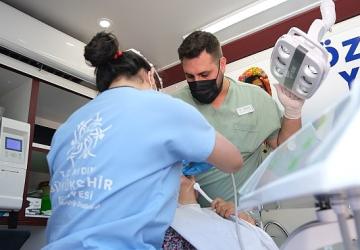 Başkan Çerçioğlu Ağız ve Diş Sağlığı Hizmetlerini Efeler, Didim ve İncirliova'da Vatandaşlarla Buluşturdu